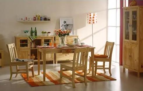 松木家具怎么樣，松木家具的優(yōu)缺點有哪些？