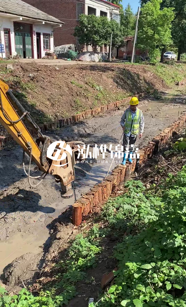 寧德河道清淤專業(yè)施工-挖掘機清理河底淤泥的深度如何控制？