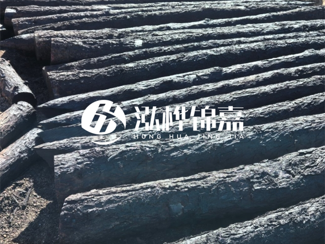 經(jīng)過(guò)防腐處理的松木樁價(jià)格貴多少？炭化處理的松木樁貴多少？