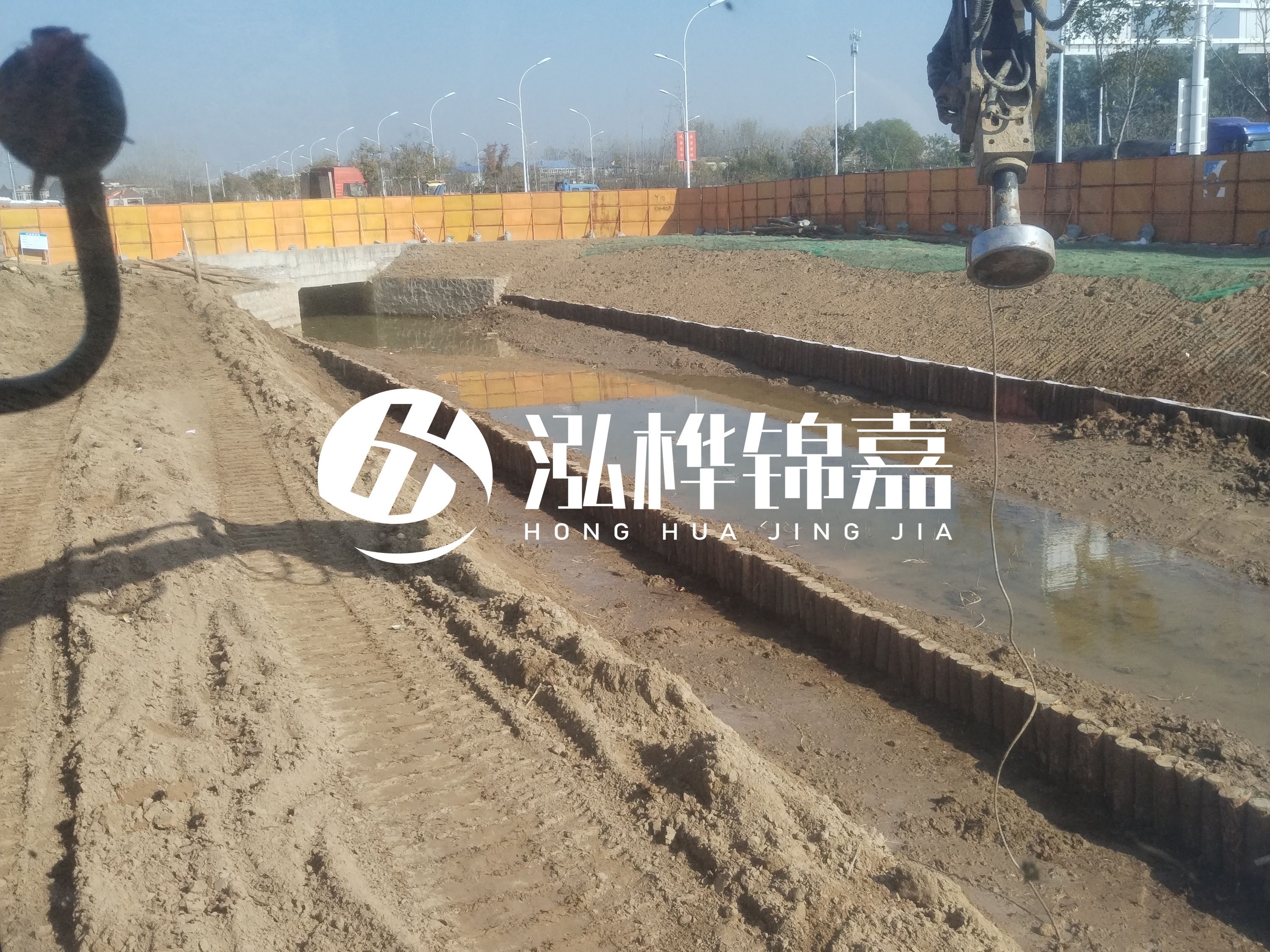 木樁打入地下作用是什么？松木樁在地底下會(huì)爛嗎？