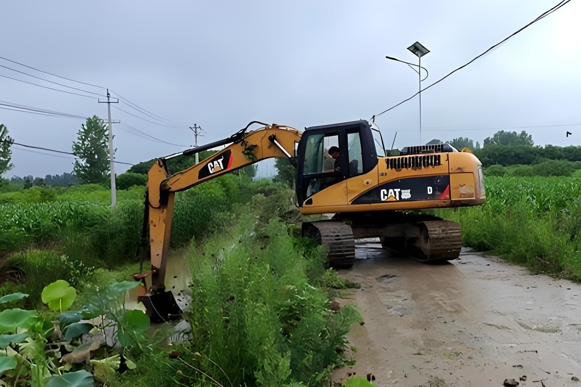 貴州沼澤地灘涂清淤公司有哪些-船挖清淤單價是多少？