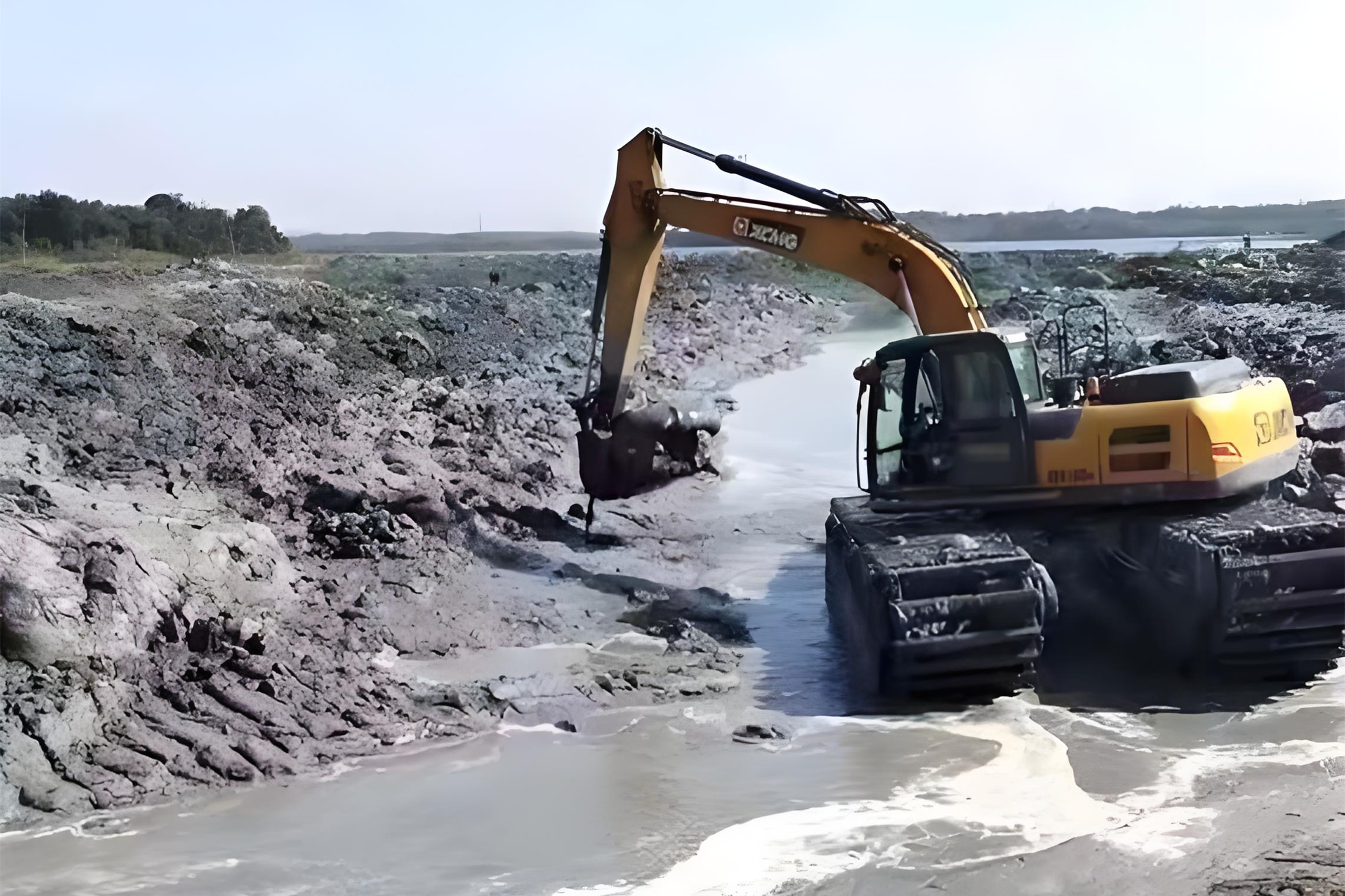 安徽水挖清淤團隊泓樺錦嘉-挖機怎么清理魚塘淤泥？