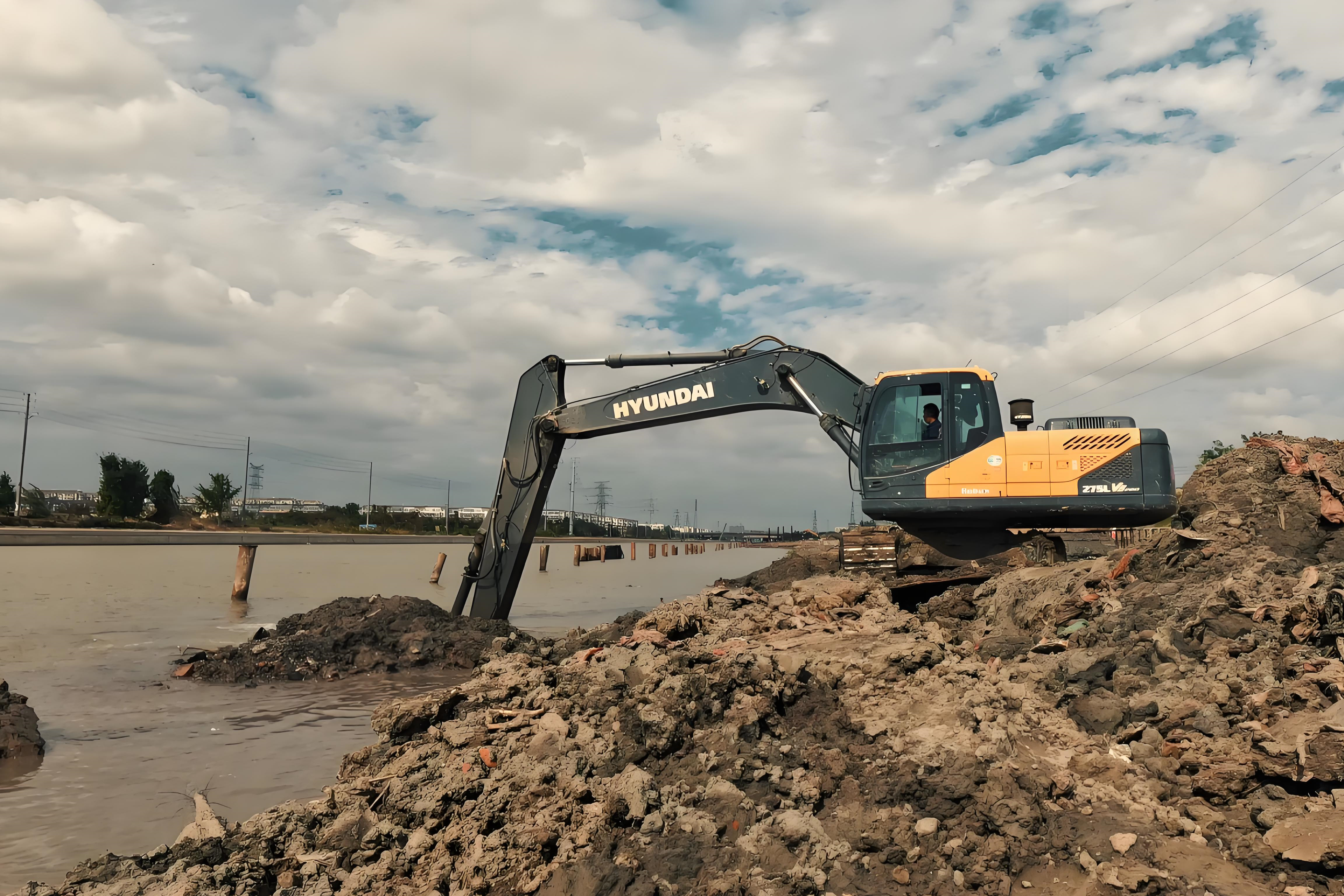湖北水挖清淤團隊泓樺錦嘉-水上挖機能在深水工作嗎？