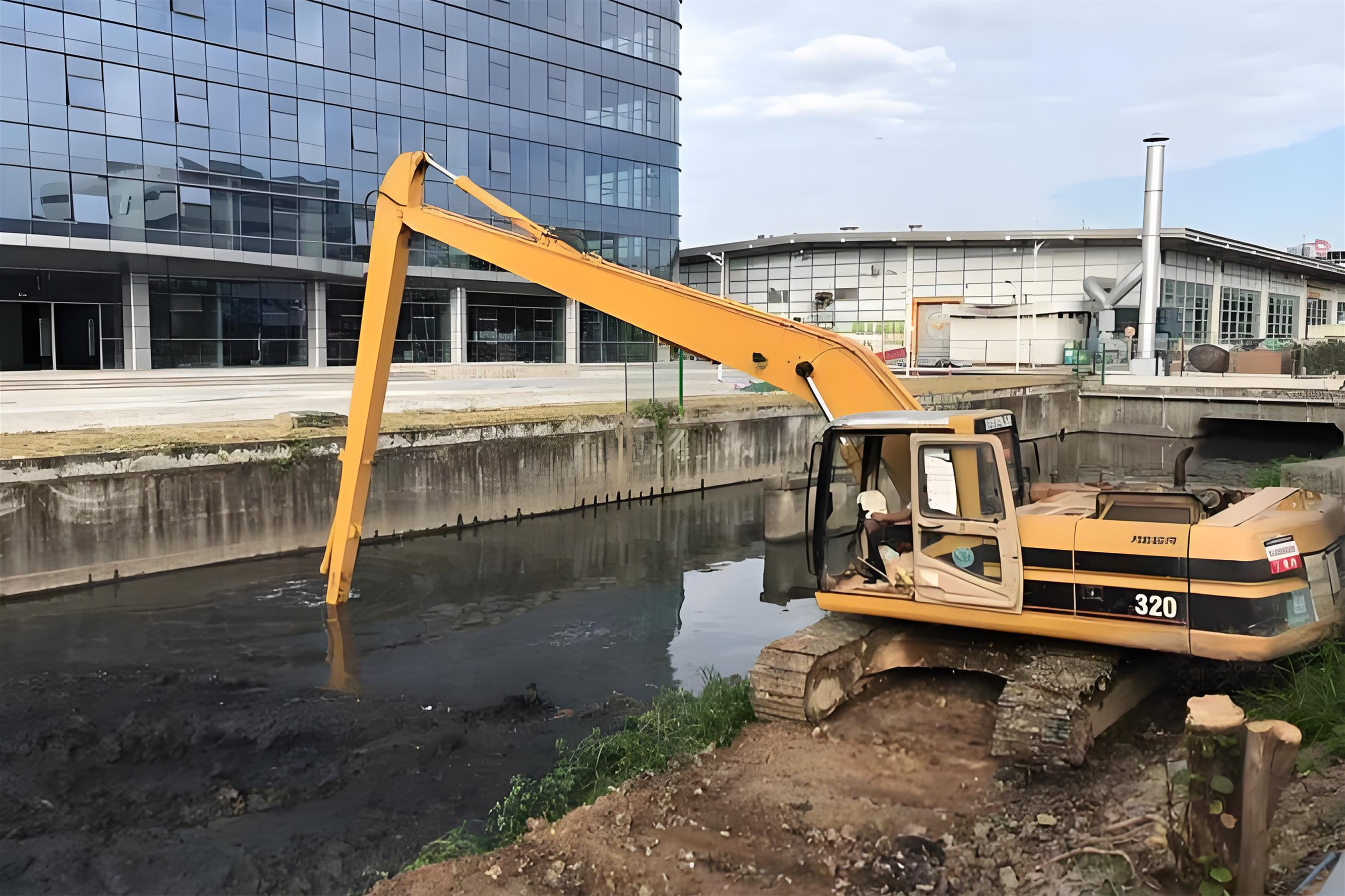 山西臨汾水挖清淤團隊泓樺錦嘉-水庫清淤需要放空水嗎？