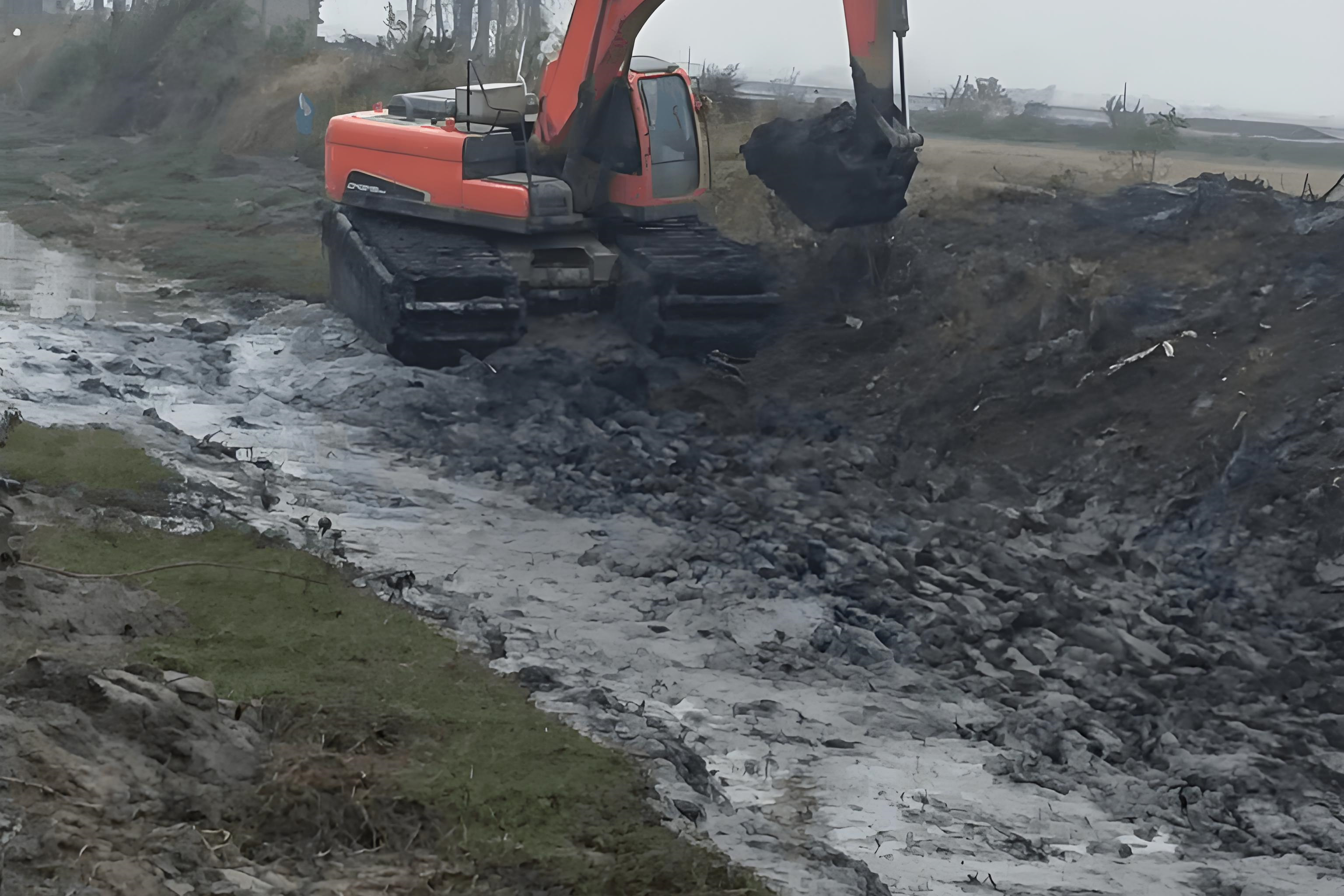 廣東湛江挖機清淤施工隊-挖機清淤能在水下作業(yè)嗎？?