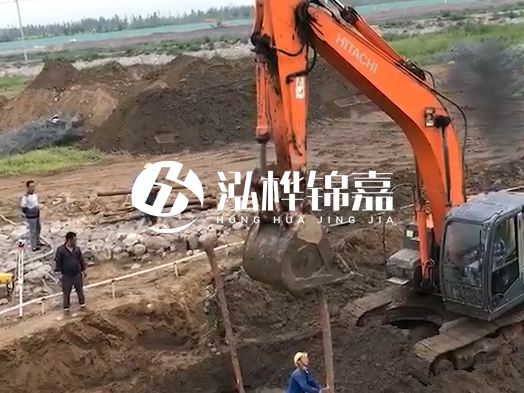 松木樁批發(fā)廠家泓樺錦嘉 - 生態(tài)河道木樁施工需要注意什么？