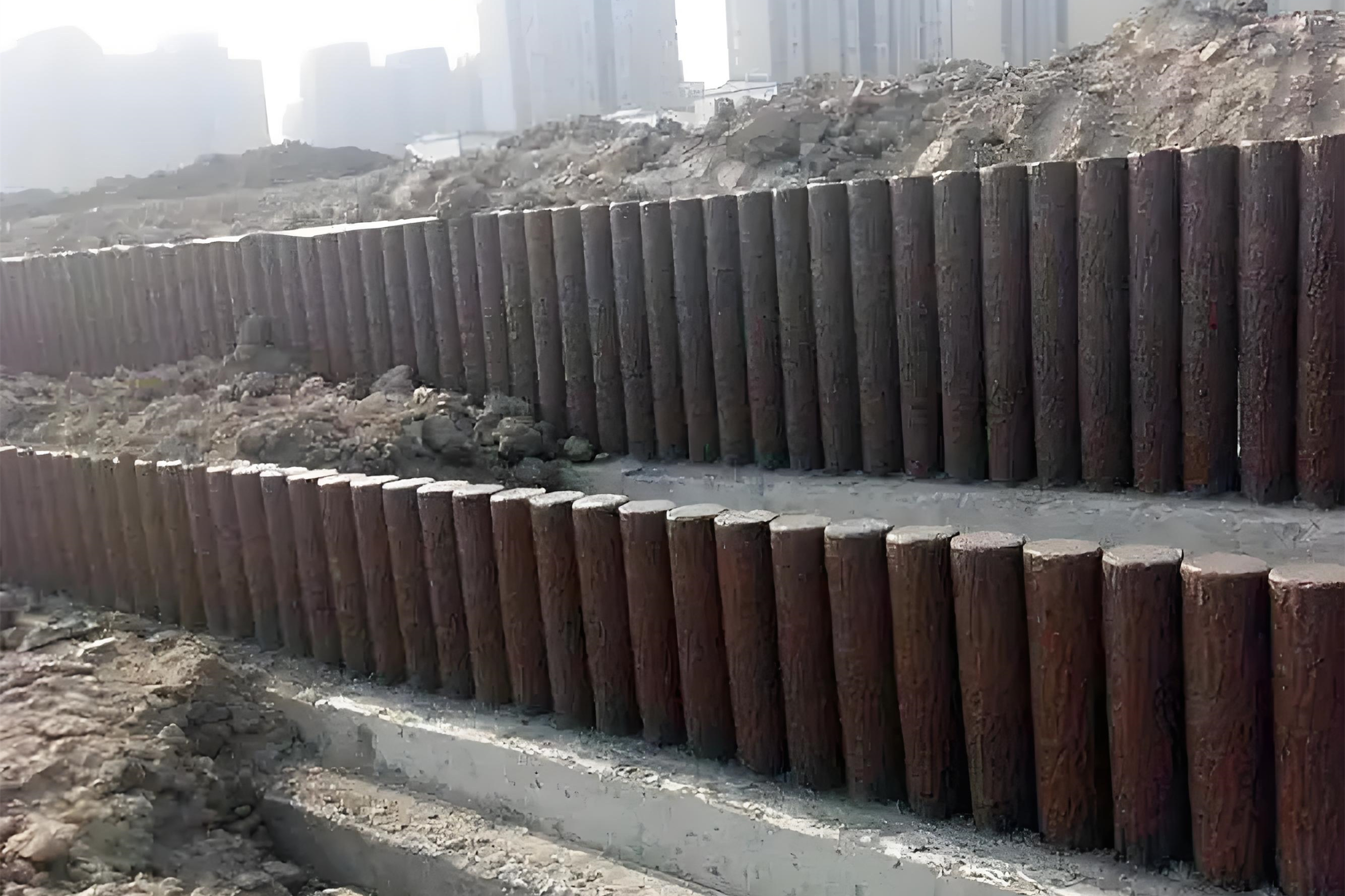 水泥樁批發(fā)廠家泓樺錦嘉-水泥圓樁適合用于哪些建筑工程？