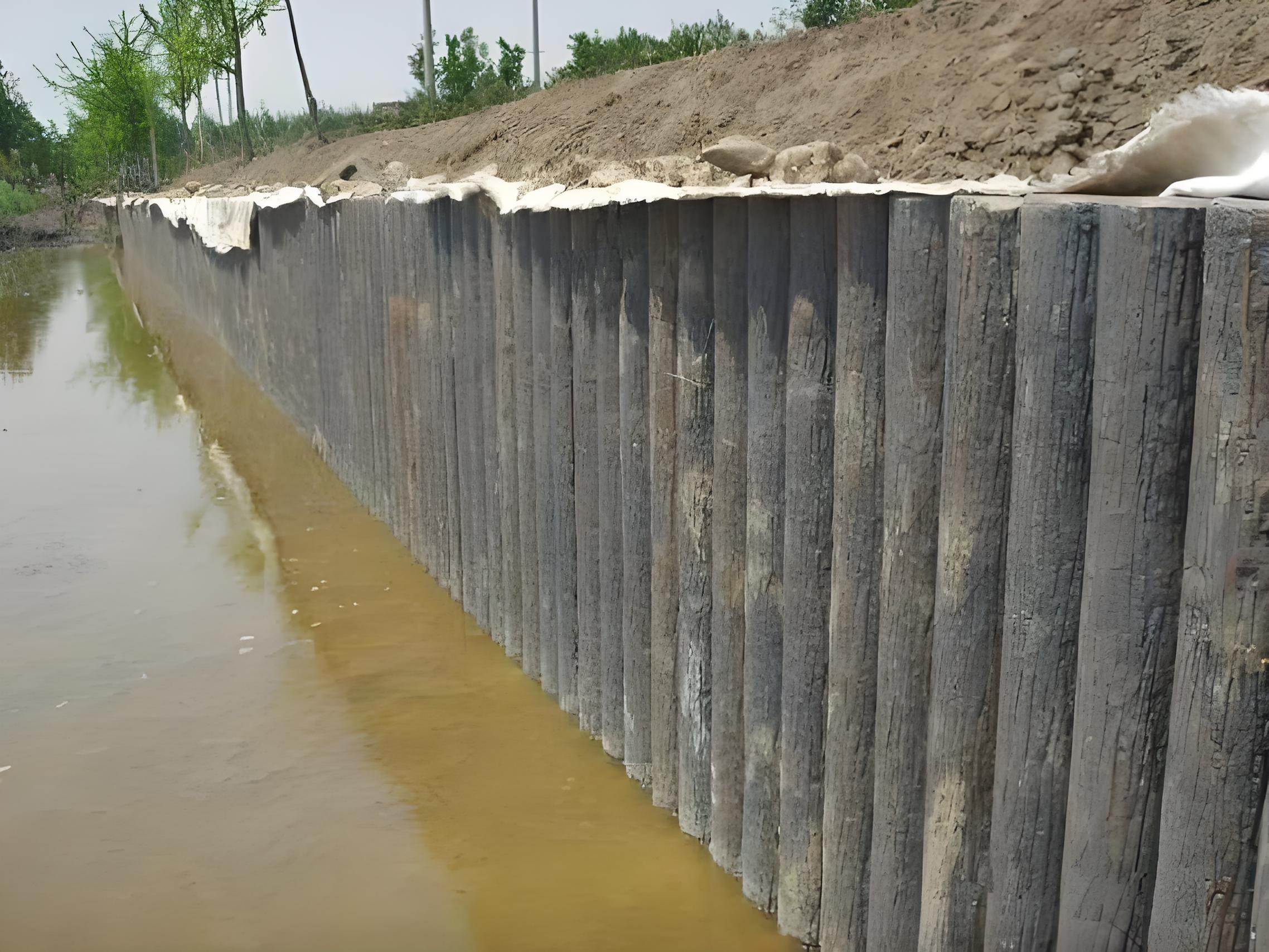 水泥仿木樁施工隊(duì)泓樺錦嘉-河道仿木樁的安裝價(jià)格是多少？