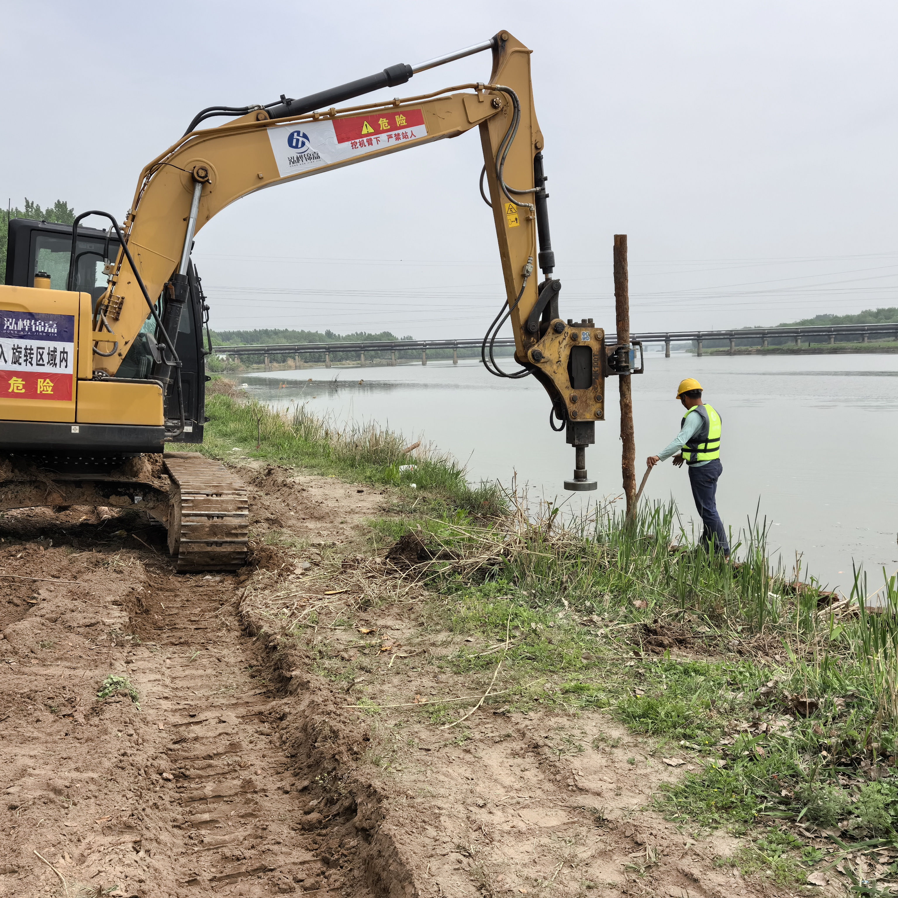 松木樁施工隊(duì)泓樺錦嘉 - 護(hù)坡樁施工工藝流程？